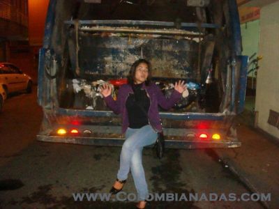 pose camion basura
