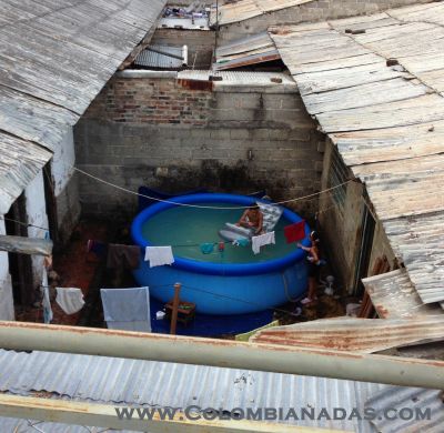 Piscina 
Keywords: Piscina