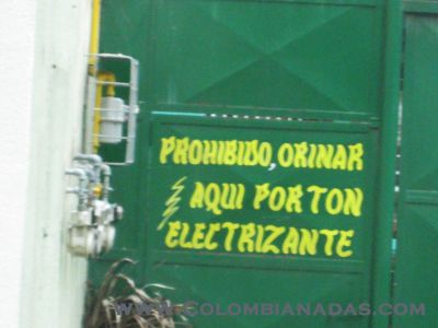 Colombianada en Barranquilla (II)
Candidato al Nobel de Fisica y Derechos Humanos el que pintó esto...¿Se imaginan la demanda que pondría el pobre borrachito meón donde fuera cierto?
Keywords: Barranquilla, mear, miar, porton , electrico, peligro