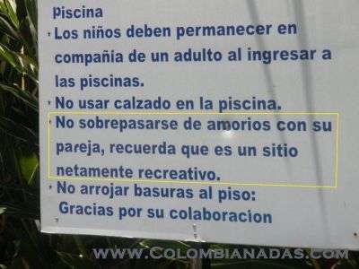 Prohibido amorios en la piscina
