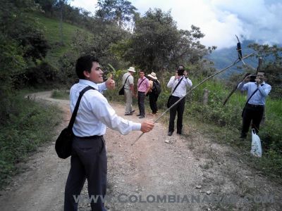 colombiano que se res...
nunca se queda barado
Keywords: esto es colombia